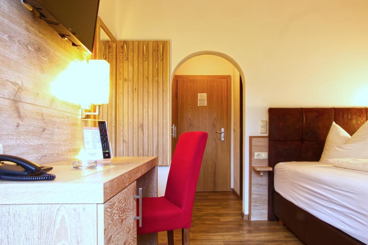 Garnihotel Zur Linde - Bayerischer Wald - Aktivcard Mit 154 Kostenfreien Leistungen - Kostenloser Parkplatz Lohberg Exterior photo